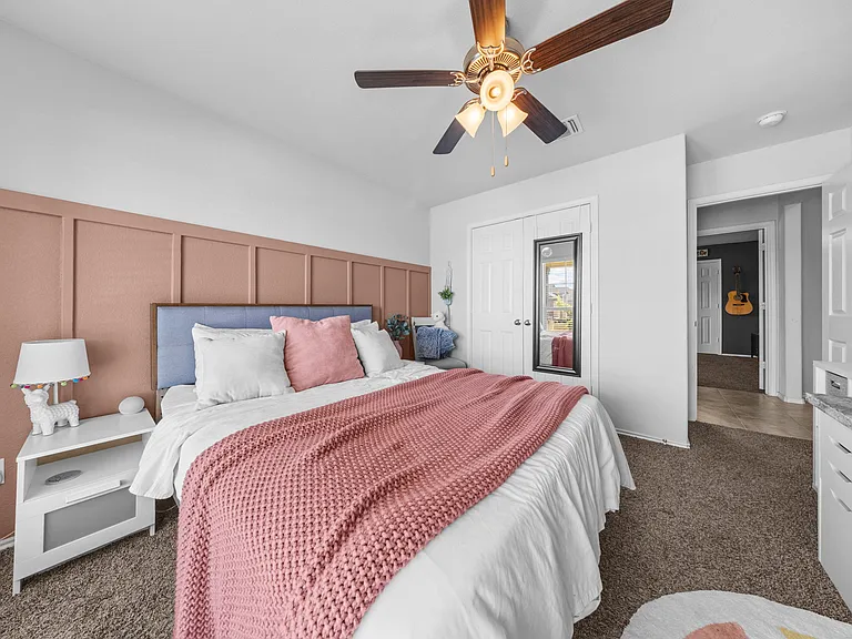 8402 Pleasant Trail Dr — Photo 32