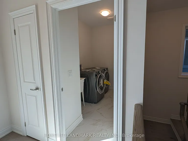 2868 Shortreed Gdns — Photo 27