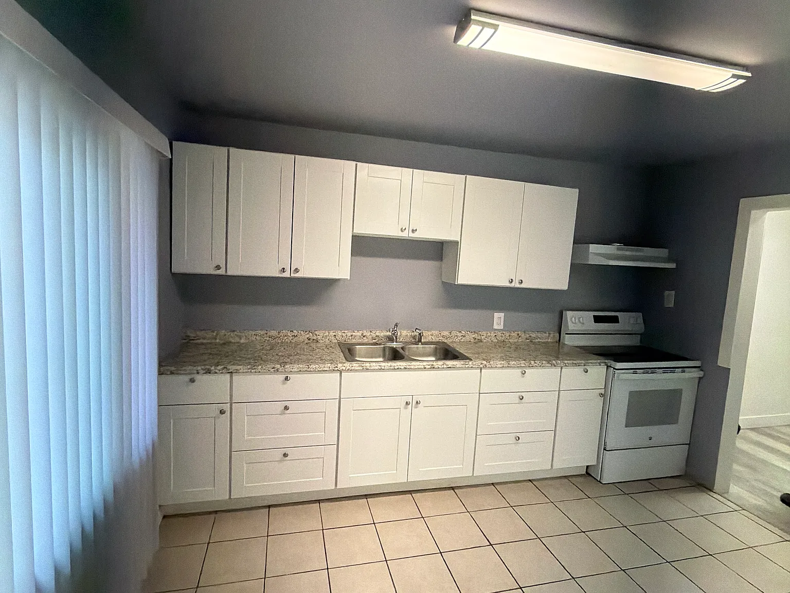 225 E Taylor St — Photo 4