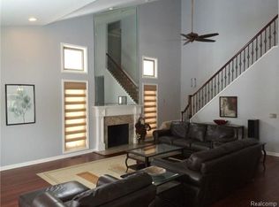 22250 Roxbury Dr, Novi, MI 48374