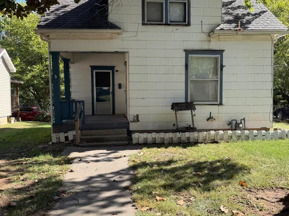1032 Valley St, Carthage, MO 64836