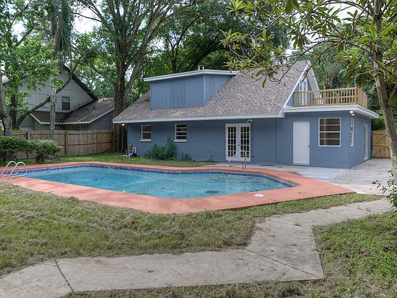 2nd image of 804 Leisure Ave