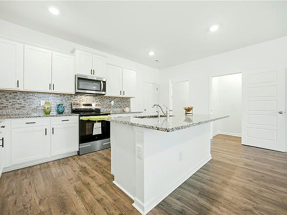 4th image of 810 Elgin Trl