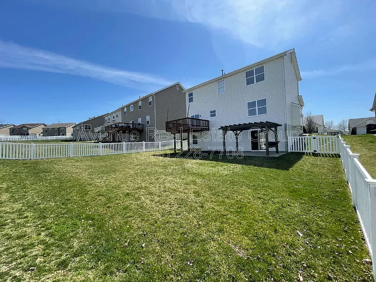 5533 Emerald Place Dr — Photo 44