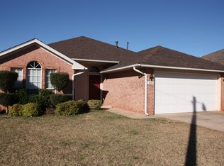 1407 Cherokee Ln, Blanchard, OK 73010
