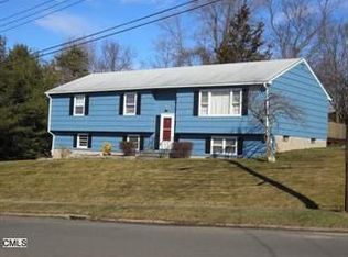 5 Marks Dr, West Haven, CT 06516