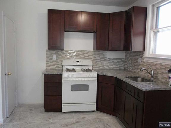 4th image of 192 Prospect Ave