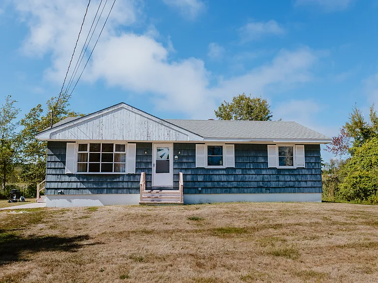 216 E Grand Ave — Photo 39