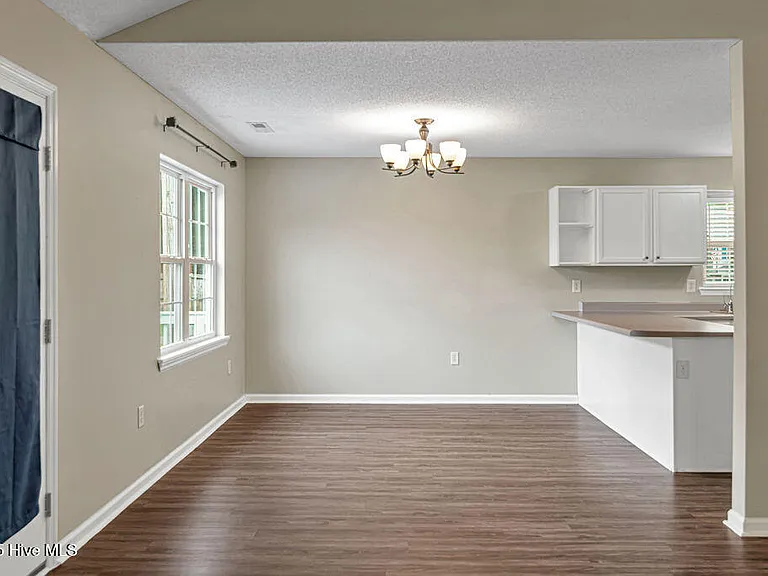 201 Ross Ct — Photo 9