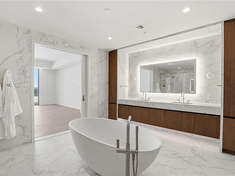 5100 Seagrass Blvd #201 — Photo 6