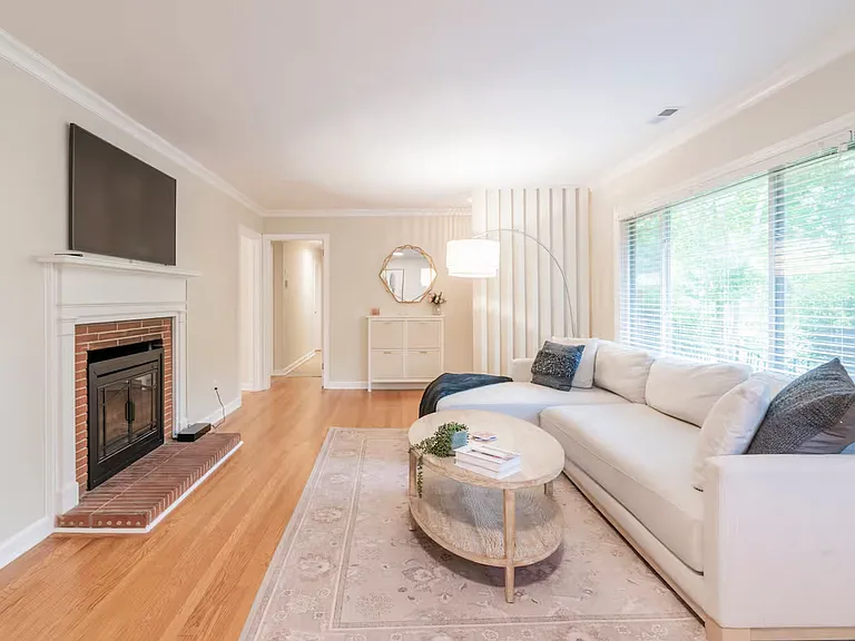 Cooper Dr — Photo 2