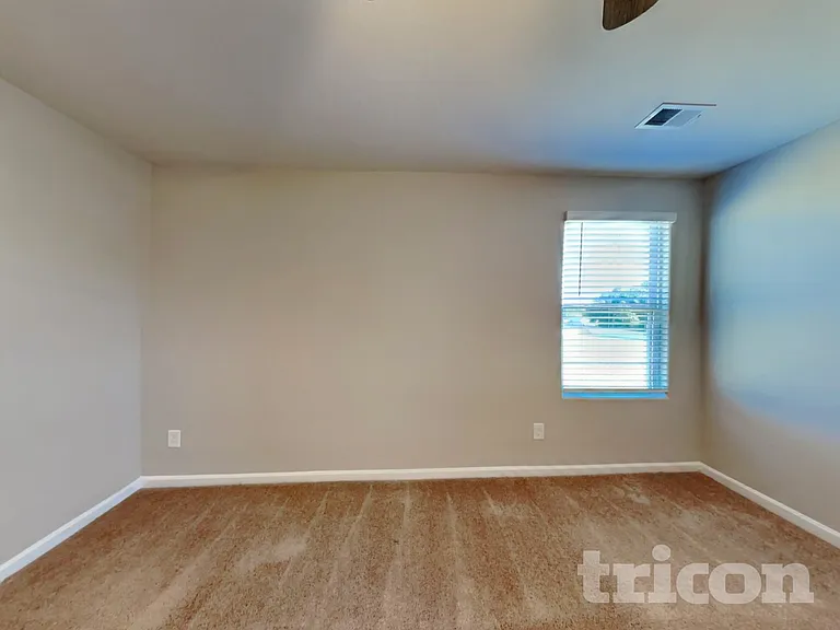 260 Chedworth Dr — Photo 5