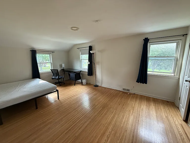 10 Stanford Rd — Photo 14