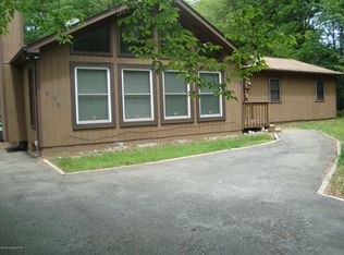 4188 Hickory Rd, Tobyhanna, PA 18466