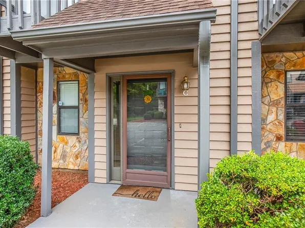 310 Vista Cir APT C, Winston Salem, NC 27106