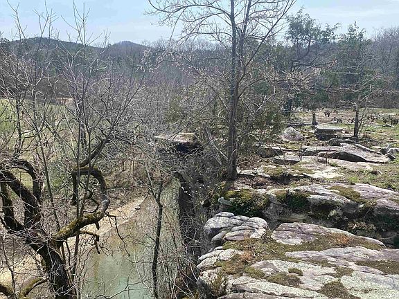 5th image of 1 N Boswell Rd