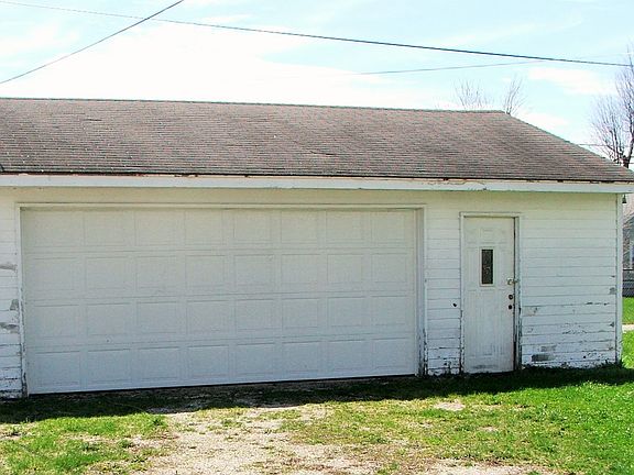 915 E Havens (4)_04162015