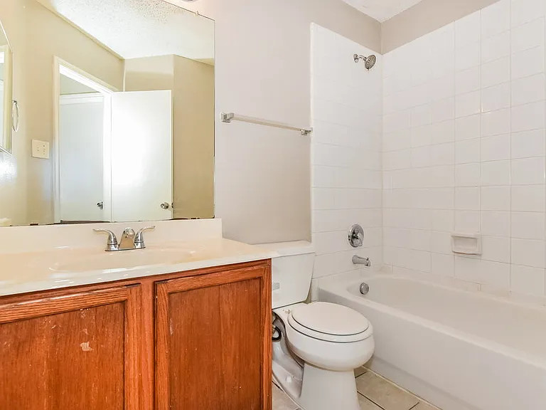 1112 Alexandria Dr — Photo 15