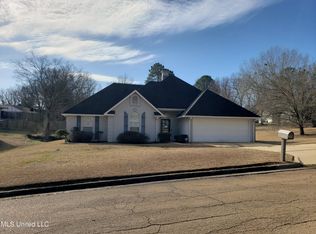 309 Cardinal Ln, Clinton, MS 39056