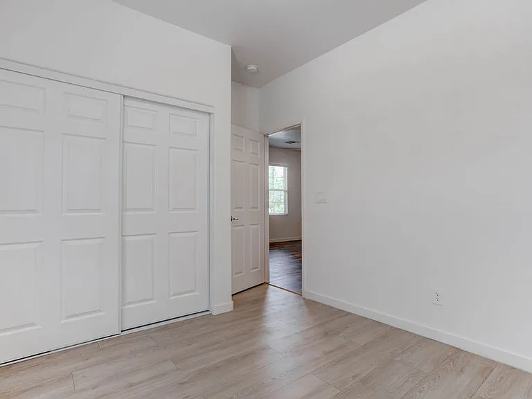 2049 Rockburne St — Photo 20