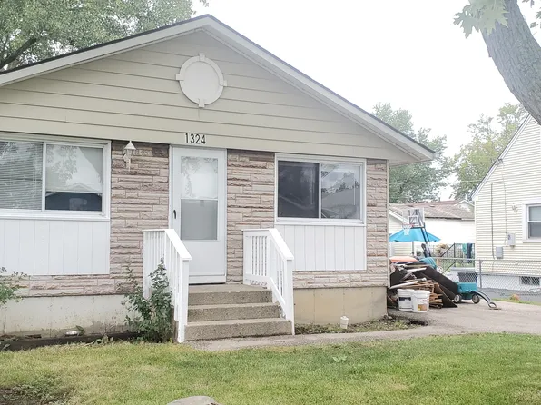 1324 Turnbull Dr, Round Lake Beach, IL 60073