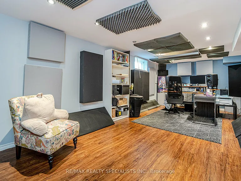 22 Balmoral Dr — Photo 28