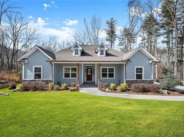 562 Yonah Lake Dr, Sautee Nacoochee, GA 30571