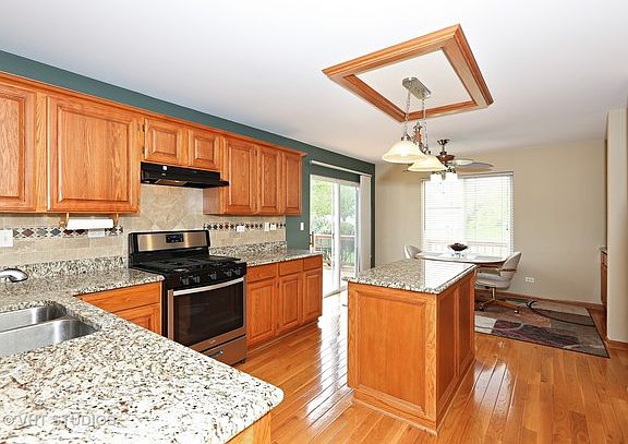 3rd image of 490 S Orchard Dr