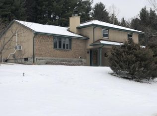 6 Hickory St, Hudson, NH 03051