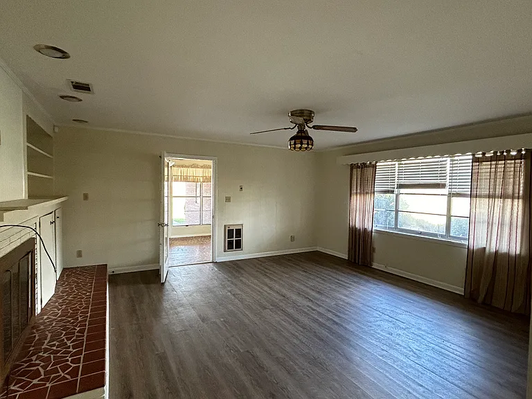 801 E Barnard St — Photo 6