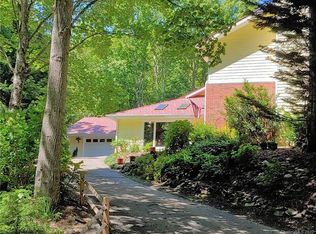 45 Sanctuary Dr, Waynesville, NC 28786