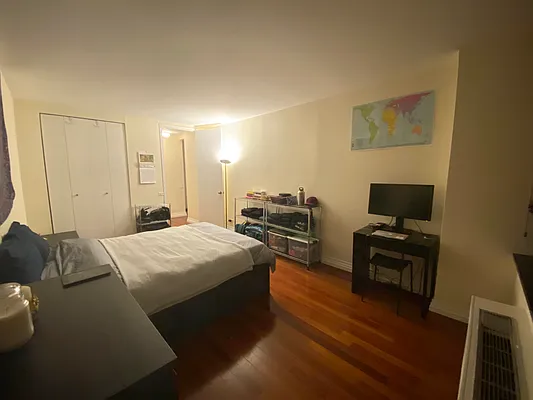 Rented by Akam Sales and Brokerage | media 17