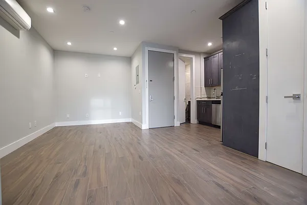 Rented by null | media 2