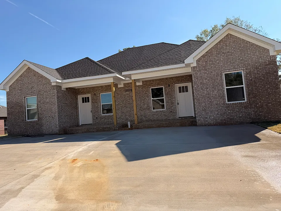 2270 Willow Ridge Cir