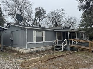 648 Cherry Rdg, Floresville, TX 78114