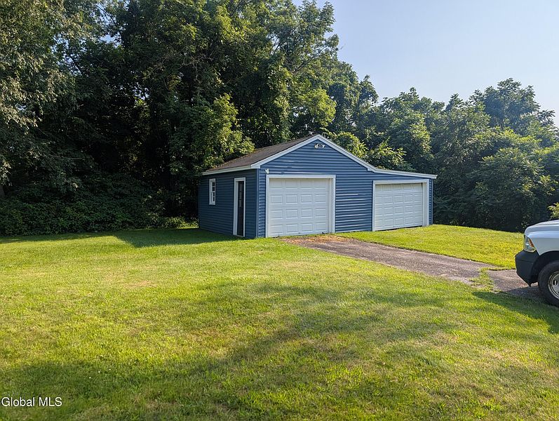 4th image of 20 Carey Avenue