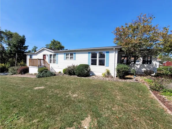 724 Wood St, Latrobe, PA 15650