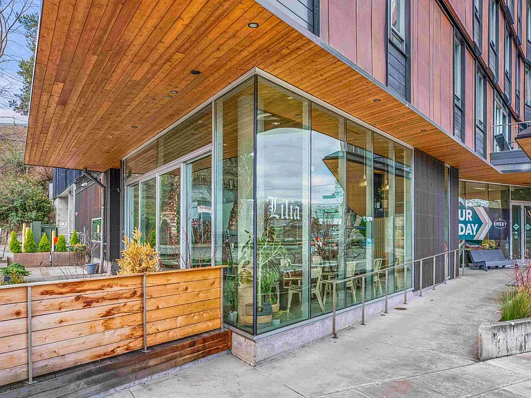 The Emery Apartments — Photo 8