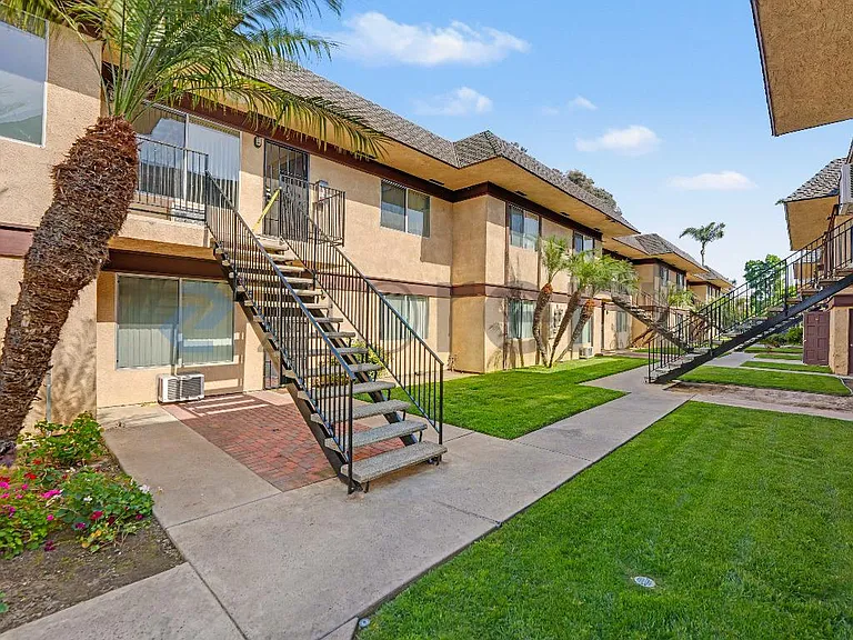 3523 W Savanna St #9 — Photo 3