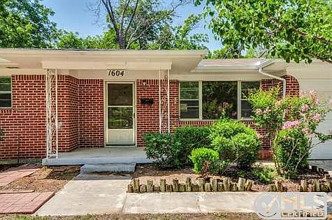 3rd image of 1604 Juanita Dr