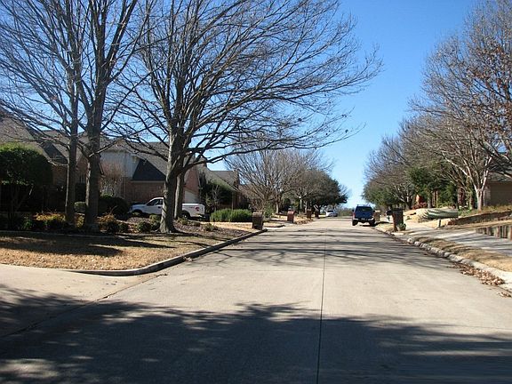 5th image of 2611 Greenway Dr