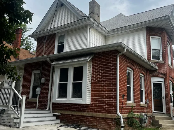 71 W High St, Mooresville, IN 46158