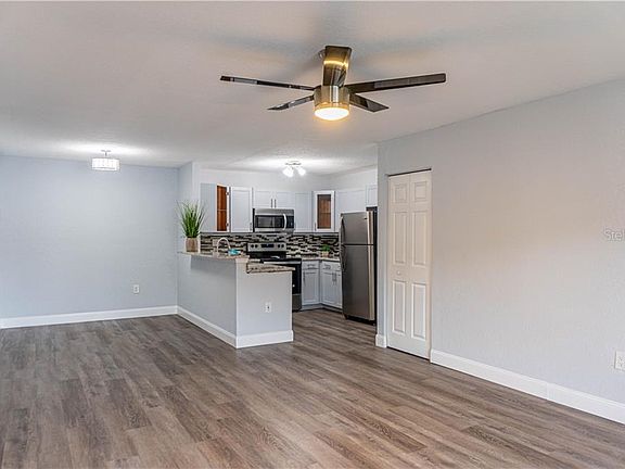 3rd image of 5742 Baywater Dr Unit 3