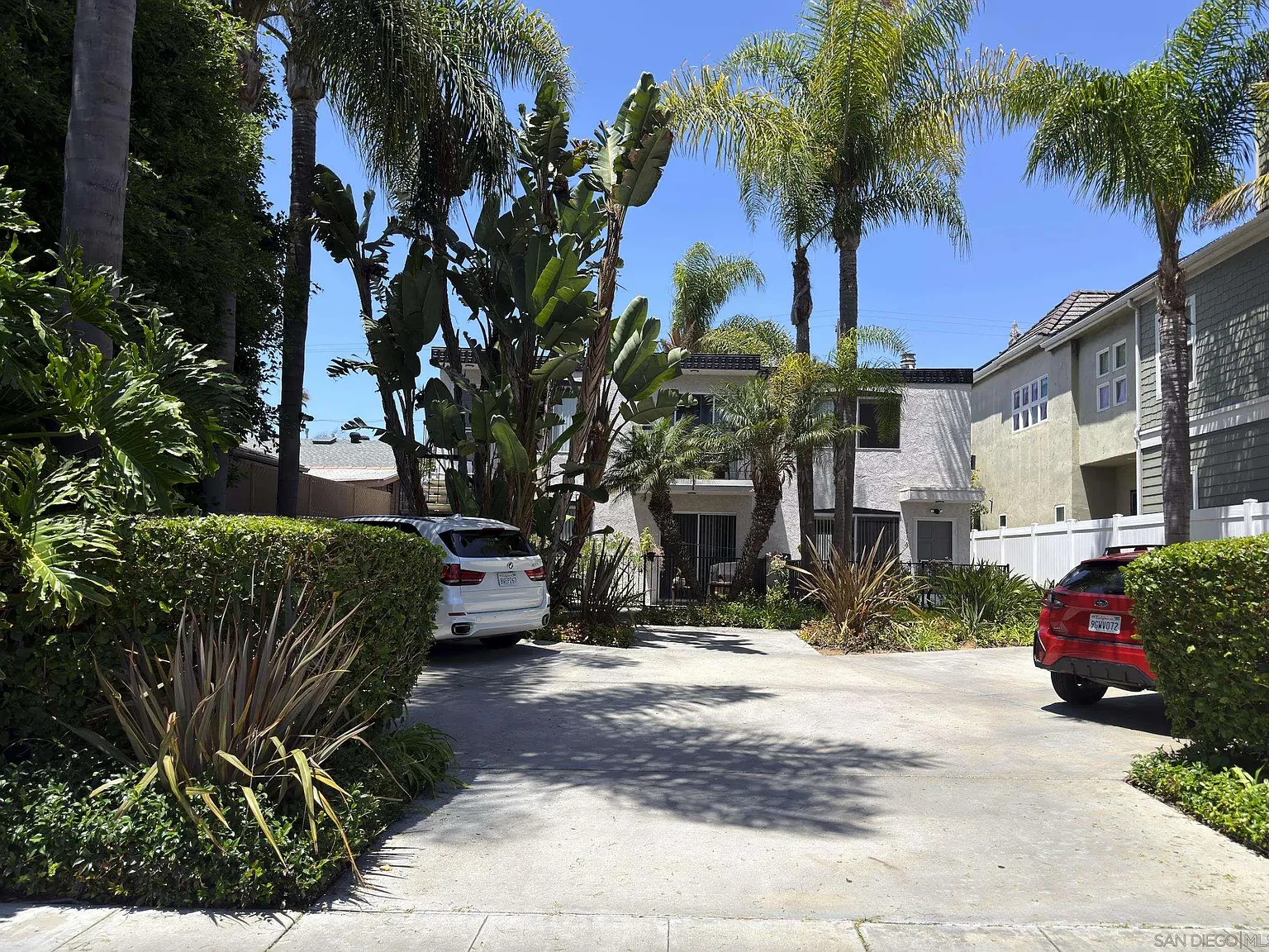 2 bed, 2.0 bath, 922 sqft, $4,695 — Photo 1