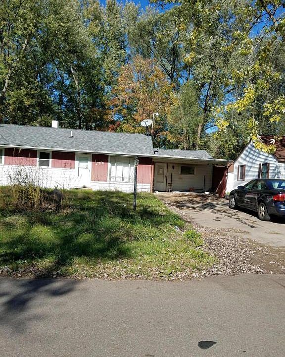 2nd image of 606 Wellington Ave