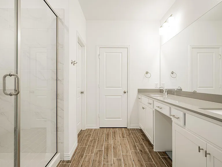 537 Parkside Dr — Photo 11