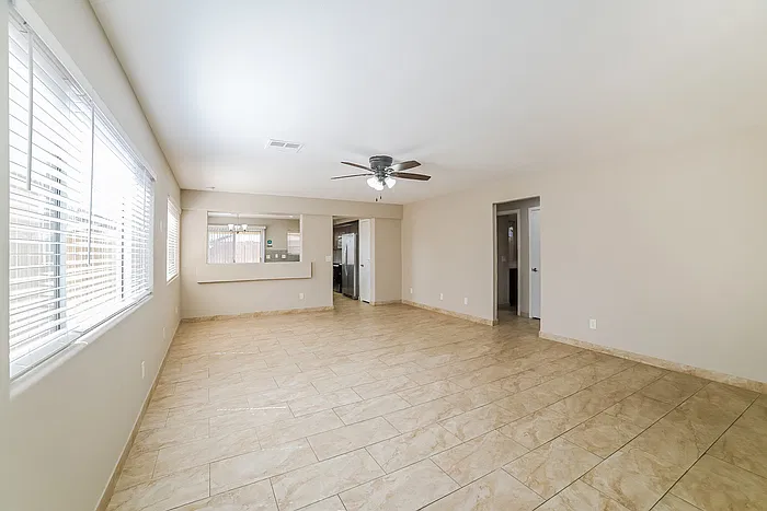 3 bed, 2.0 bath, 1443 sqft, $2,095 — Photo 3