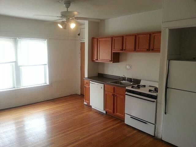 1st image of 1829 W Foster Ave #3