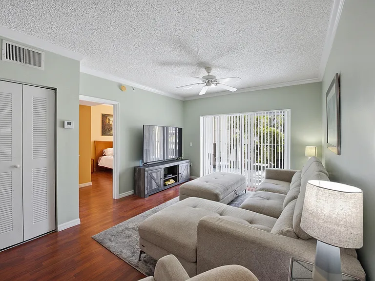 3221 Tuscany Way #3221 — Photo 2