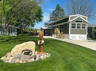 121 E Meadow Cir, Edgerton, WI 53534